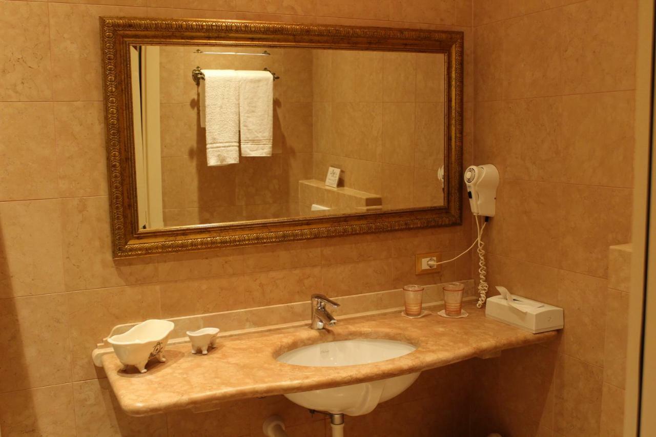 Hotel La Dolce Vita Cavaion Veronese Eksteriør bilde