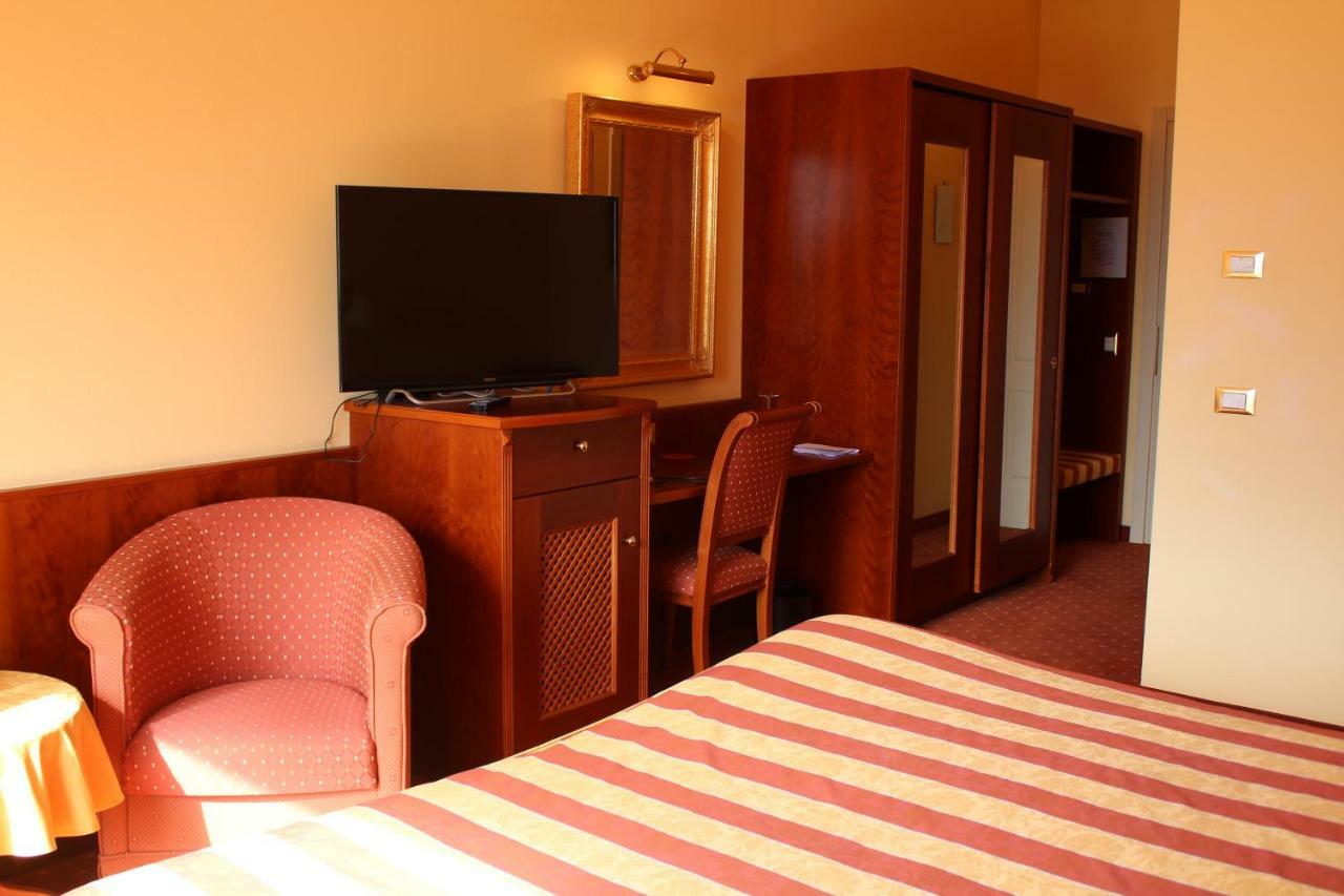 Hotel La Dolce Vita Cavaion Veronese Eksteriør bilde